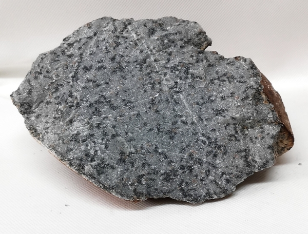 Granat Jadeit gepunktet